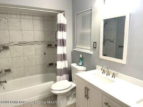 44 Spyglass Ct in East Windsor, NJ - Building Photo - Building Photo