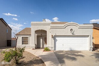 7854 W Fleetwood Ln in Glendale, AZ - Building Photo - Building Photo