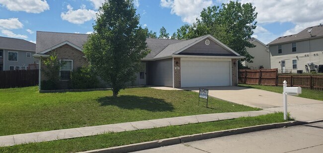 property at 315 Bay Pointe Ln