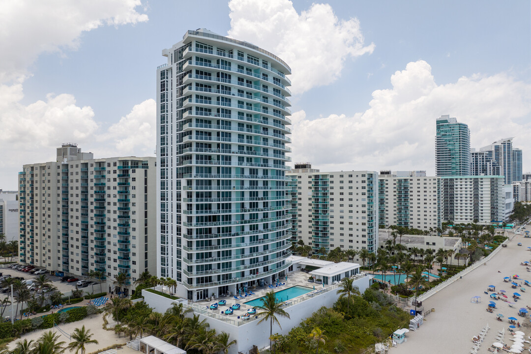 Apogee Beach in Hollywood, FL - Foto de edificio