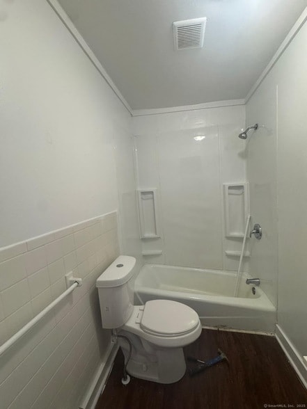 202 Noble Ave, Unit 1 in Bridgeport, CT - Building Photo - Building Photo