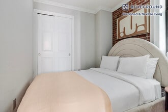 221 Mott St in New York, NY - Foto de edificio - Building Photo