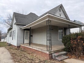 56 Bismark St in Danville, IL - Building Photo