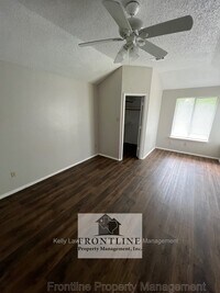 108 Caprock Dr photo'