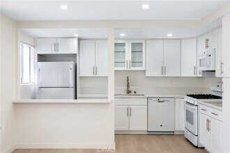 525 Concord St, Unit 106 in Glendale, CA - Building Photo - Building Photo