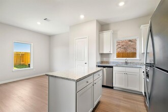 421 Lgt Smt Dr in Katy, TX - Building Photo - Building Photo