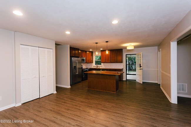 2421 Woodmont Dr in Louisville, KY - Building Photo - Building Photo