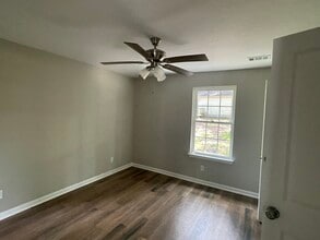 102 Dylan Dr in Glennville, GA - Building Photo - Building Photo