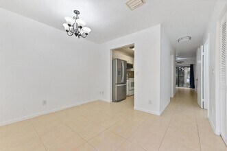 9090 NW 40th St in Coral Springs, FL - Building Photo - Building Photo