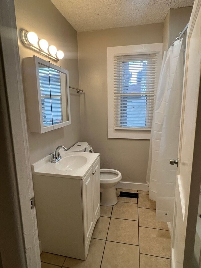 2914 Winthrop Ave in Indianapolis, IN - Foto de edificio - Building Photo