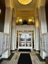 102 E Elizabeth Ave in Linden, NJ - Building Photo - Building Photo