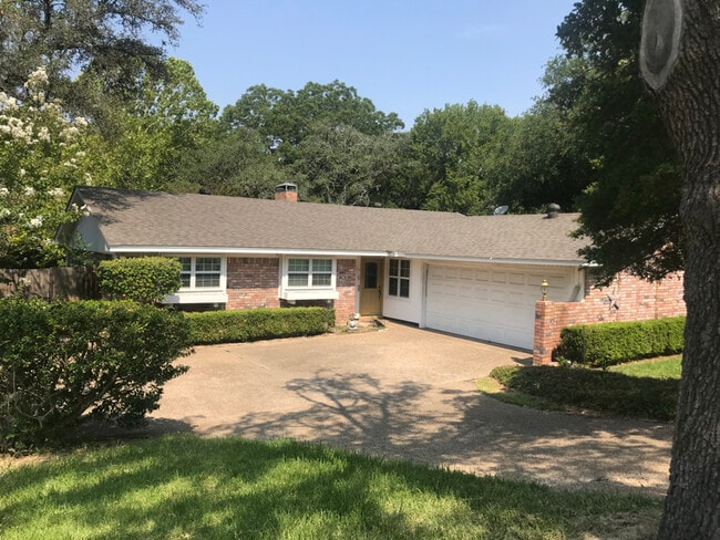 property at 512 Fairway Rd