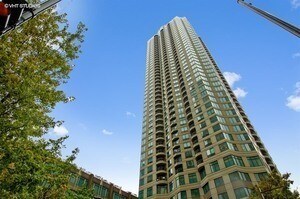 400 N La Salle Dr in Chicago, IL - Building Photo