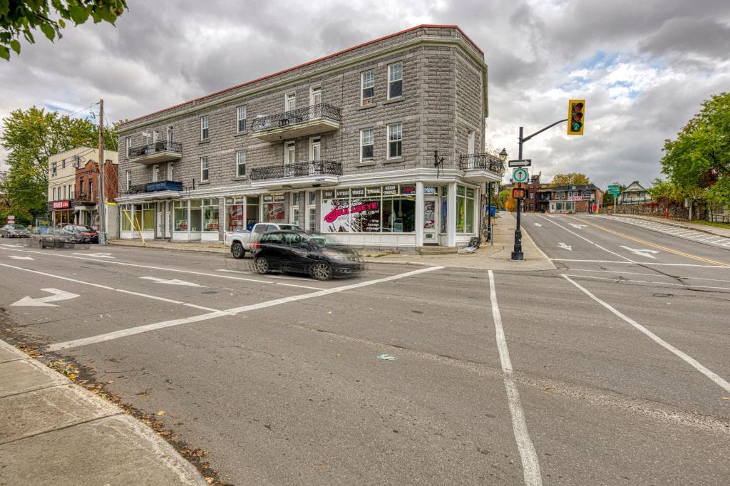 473-495 Labelle in St-Jérôme, QC - Building Photo