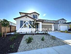8016 Pentro Wy in Roseville, CA - Building Photo - Building Photo