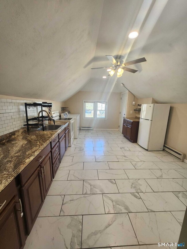 231 Winthrop St in New Britain, CT - Building Photo - Building Photo