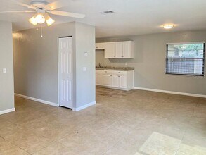 6105 SW 10th Pl in Gainesville, FL - Building Photo - Building Photo