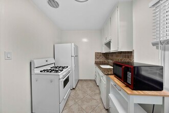 75 Glendora Ave in Long Beach, CA - Building Photo - Building Photo