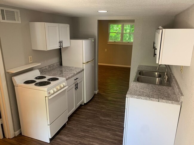 1101 Pekin Ave in Creve Coeur, IL - Building Photo - Building Photo