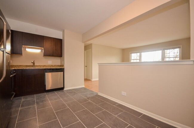 25 N Maple Ct in Addison, IL - Foto de edificio - Building Photo