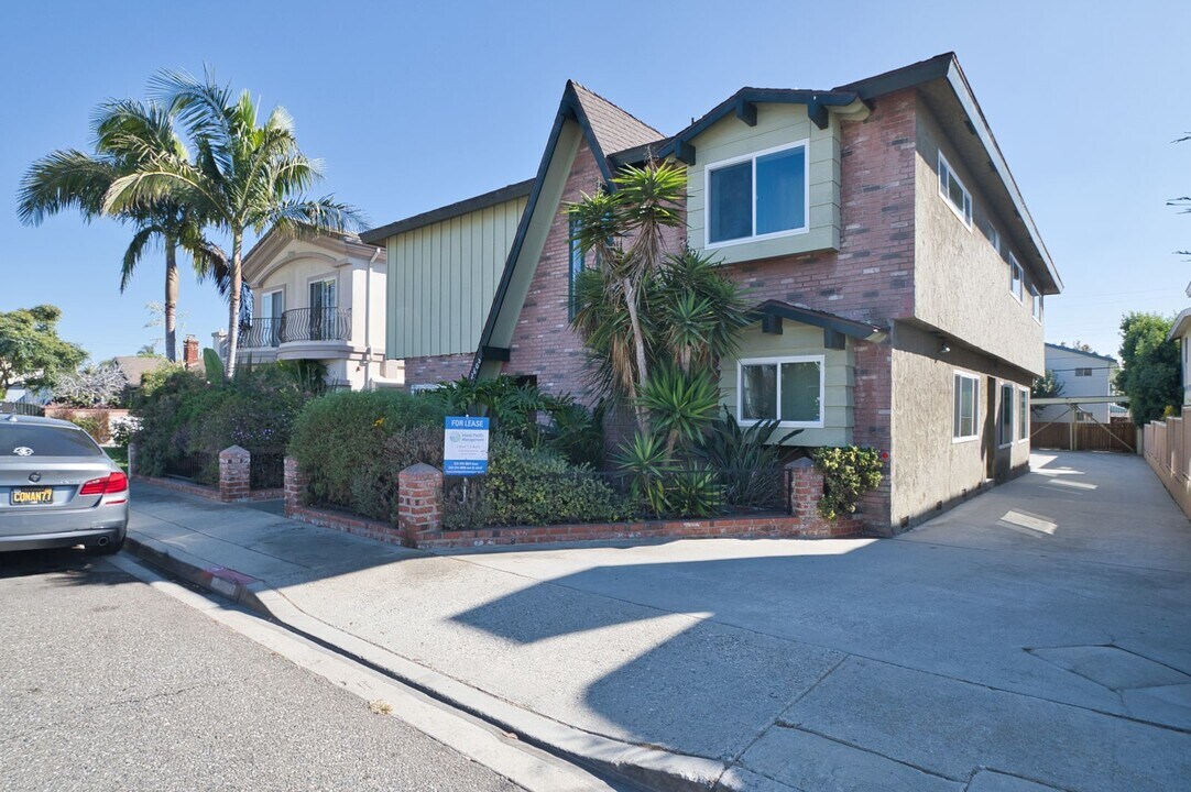 2608 Graham Ave in Redondo Beach, CA - Building Photo