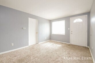 5625 W 14th Ave in Lakewood, CO - Foto de edificio - Building Photo