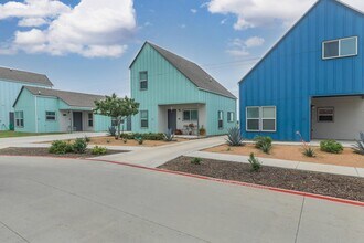 Casitas Lantana in Brownsville, TX - Foto de edificio - Building Photo