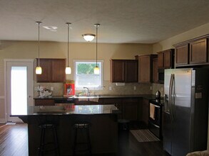 7411 Dartmoor Ct in Kalamazoo, MI - Building Photo - Building Photo