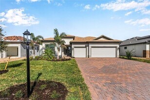 18316 Ridgeline Dr in Estero, FL - Building Photo