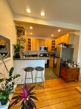 31 Jenkins St, Unit 2 in Boston, MA - Foto de edificio - Building Photo