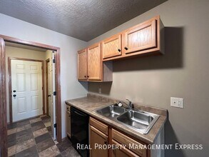 3 Bedroom 2 Bathroom Townhome in SW Sioux Falls in Sioux Falls, SD - Foto de edificio - Building Photo
