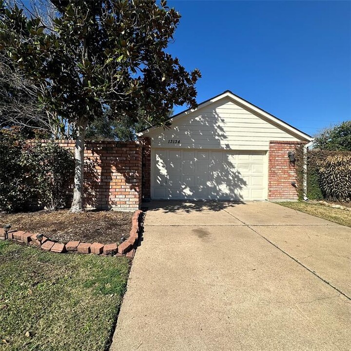 13134 Worthington St in Sugar Land, TX - Building Photo