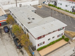 1242 Cedar Ave in Long Beach, CA - Building Photo - Building Photo