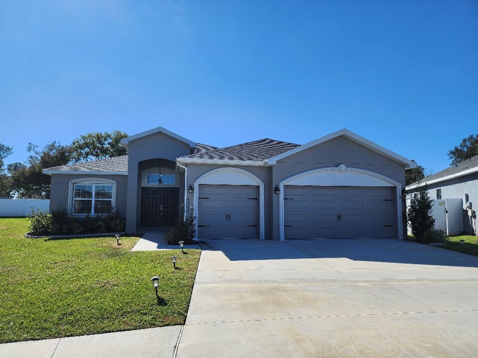 6702 Mossy Oak Ln in Lakeland, FL - Building Photo