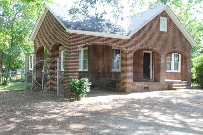 823 W Society Ave in Albany, GA - Building Photo - Building Photo