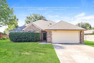 7016 Oakfield Corner Ct in North Richland Hills, TX - Building Photo