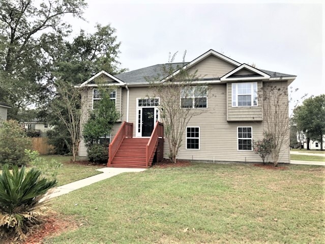 200 Bay Berry Ln in Rincon, GA - Foto de edificio