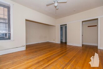 725 W Barry Ave, Unit A2 in Chicago, IL - Foto de edificio - Building Photo