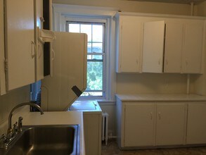 726 Washington St, Unit 3 in Brookline, MA - Building Photo - Building Photo