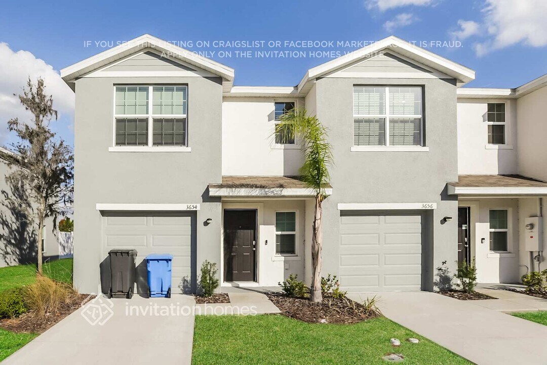3654 Fulton Ferry Ln in Tampa, FL - Building Photo