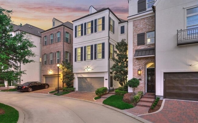 property at 122 Gateway Park Pl