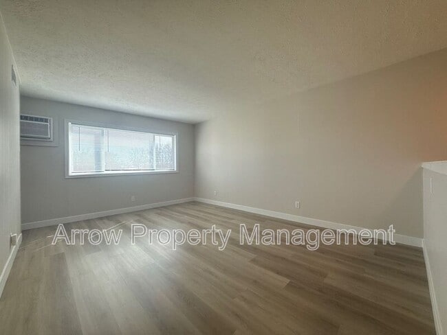 5703 S 14th St in Omaha, NE - Building Photo - Building Photo