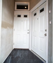 2049 Snyder Ave, Unit 2 in Philadelphia, PA - Foto de edificio - Building Photo