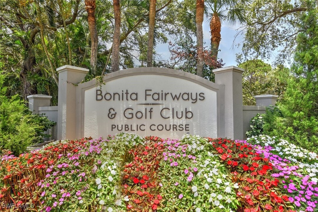 26691 Rosewood Pointe Dr in Bonita Springs, FL - Foto de edificio