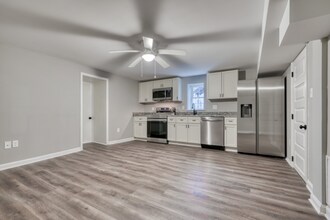 6722 Brentwood Ave in Dundalk, MD - Building Photo - Building Photo