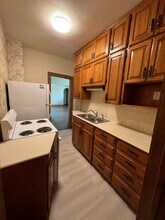 300 E 6th St in Hoisington, KS - Building Photo - Building Photo