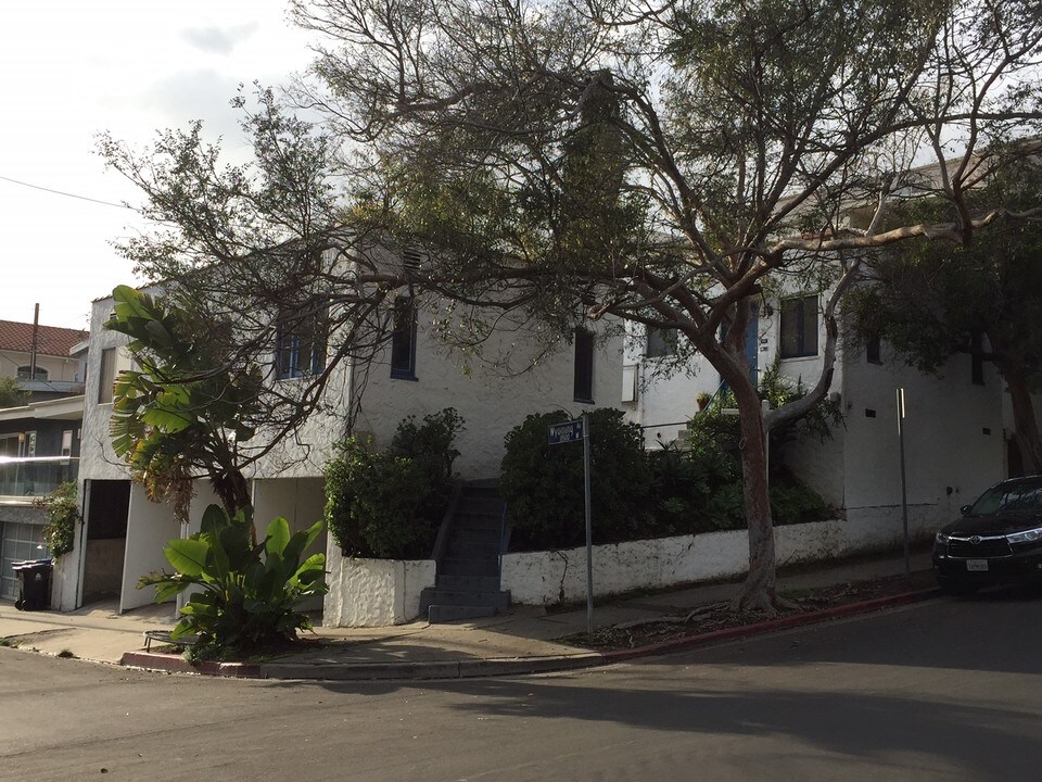 1433 Butler Ave in Los Angeles, CA - Building Photo