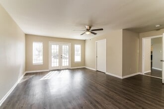 7307 Park W Dr in San Antonio, TX - Building Photo - Building Photo
