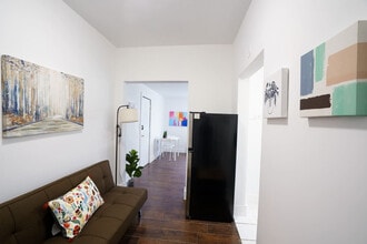 444 Ponce de Leon in Coral Gables, FL - Building Photo - Building Photo