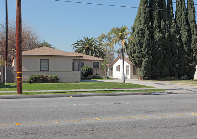 16419 Woodruff Ave in Bellflower, CA - Building Photo - Building Photo